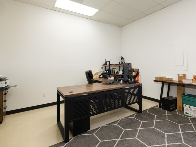 More Photos Of 20600 Gramercy Pl, Torrance Light Manufacturing For Lease