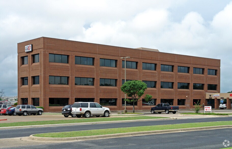 More Photos Of 1711 E Central Texas Expy, Killeen Office For Lease