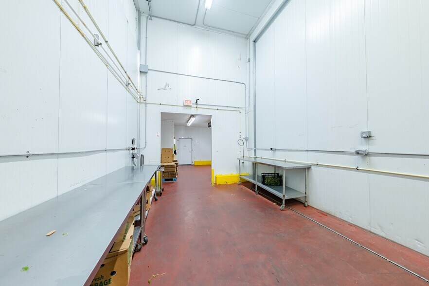 More Photos Of 1930 NW 23rd St, Miami Warehouse For Lease