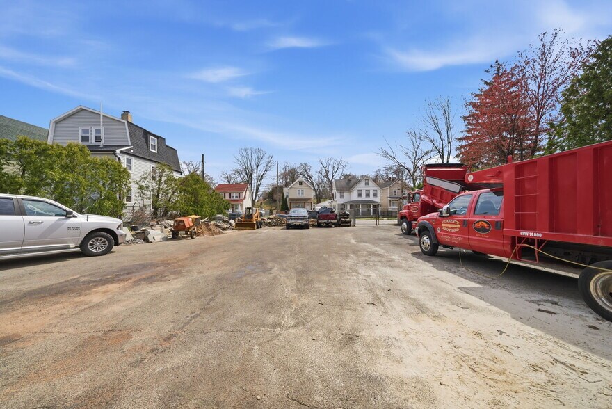 More Photos Of 435-437 Burnside St, Orange Specialty For Sale