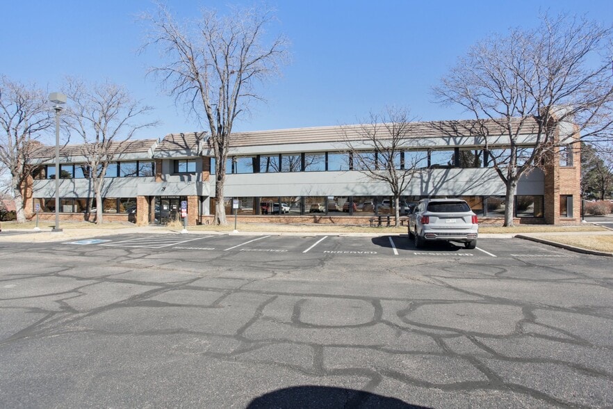 More Photos Of 2015 S Pontiac Wy, Denver Office For Sale
