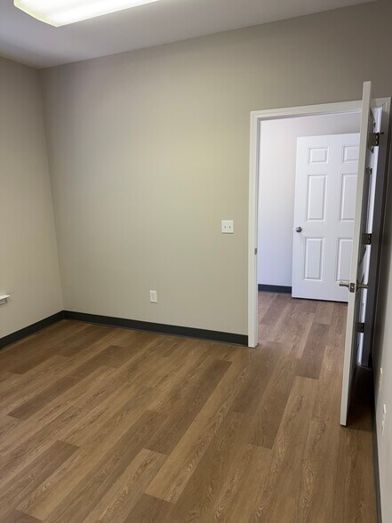 More Photos Of 56-58 Saint Marks Rd, Taylors Office For Lease