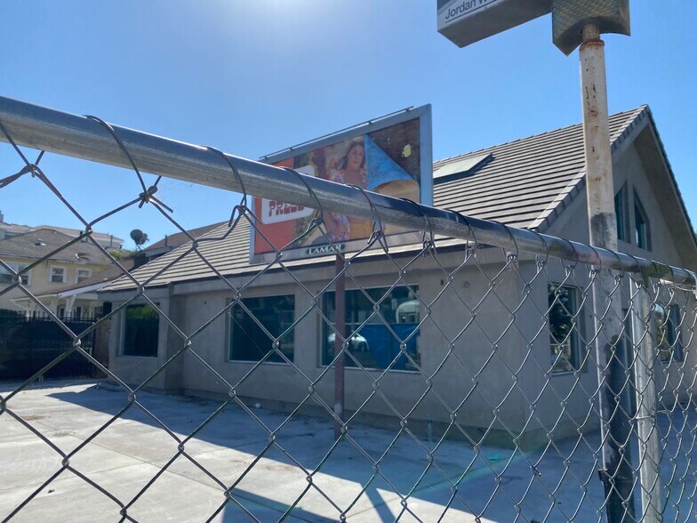 More Photos Of 1610 N Gower St, Los Angeles Restaurant For Lease