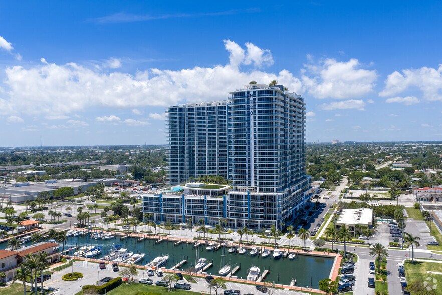 More Photos Of 220 Lake Shore Dr, Lake Park Apartments For Lease