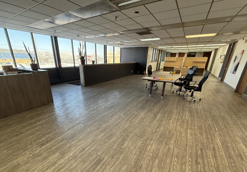 More Photos Of 15 Bury St, Winnipeg Distribution For Sale