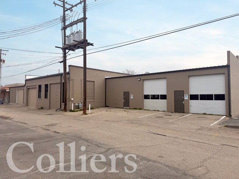 More Photos Of 207-217 10th Ave, Nampa Auto Repair For Sale