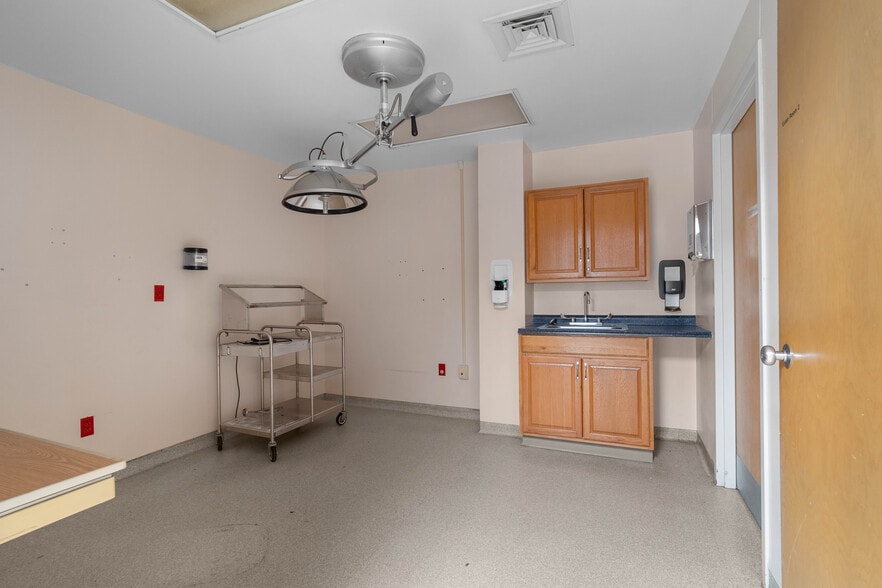 More Photos Of 94 Hospital St, Ridgway Specialty For Sale