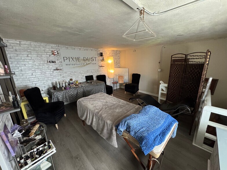 More Photos Of 1476 Main St, Sarasota Storefront For Sale