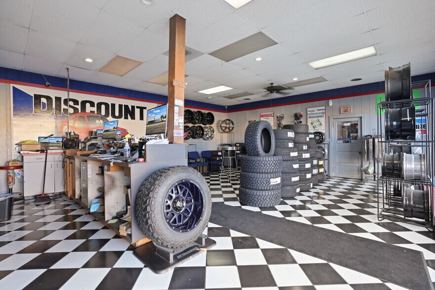 More Photos Of 210 S Center St, Turlock Auto Repair For Sale