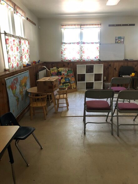 More Photos Of 23597 Manzanita, Crestline Specialty For Lease