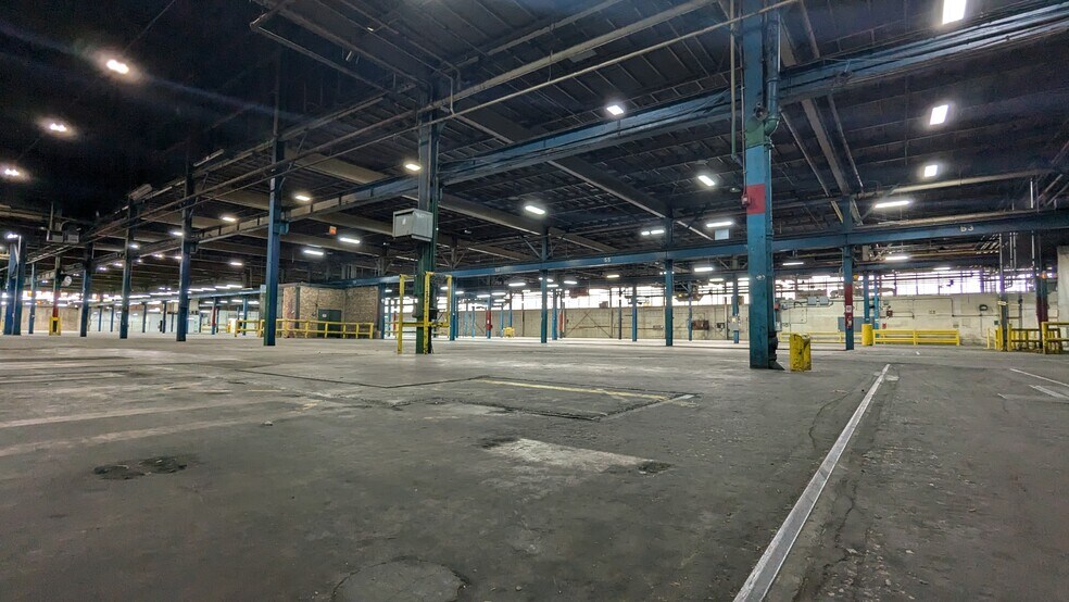 More Photos Of 4800 S Kilbourn Ave, Chicago Warehouse For Lease