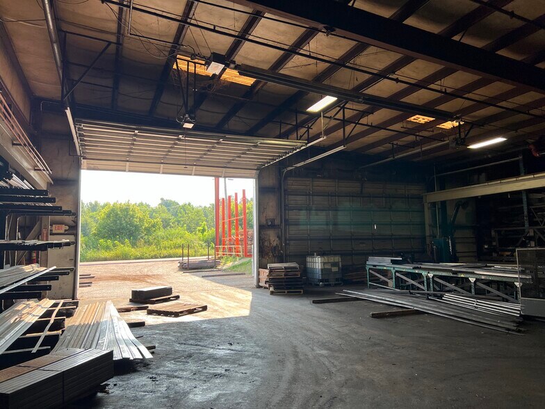 More Photos Of 305 S Main St, Como Manufacturing For Sale