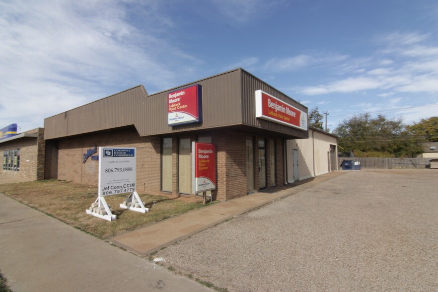 More Photos Of 2006 50th St, Lubbock Flex For Lease