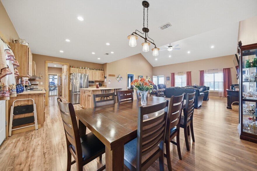 More Photos Of 126 S Berlin Rd, Brenham Specialty For Sale