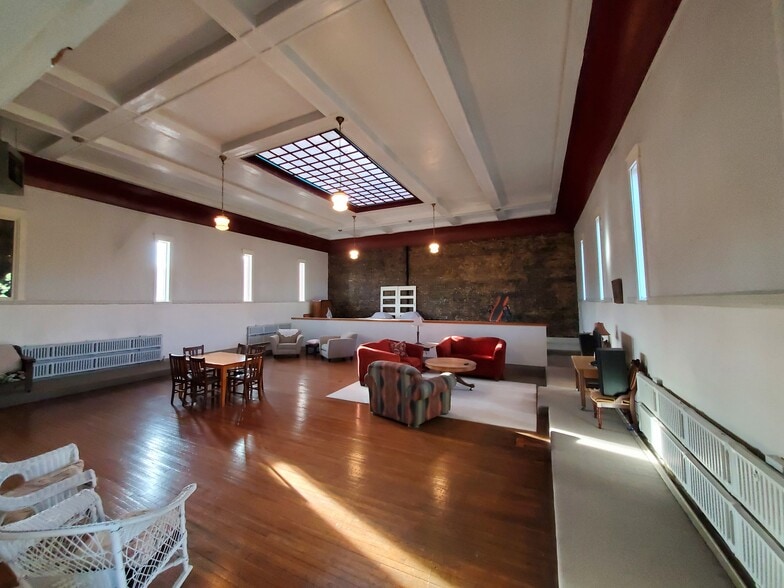 More Photos Of 101-107 S 1st St, Silverton Office For Sale