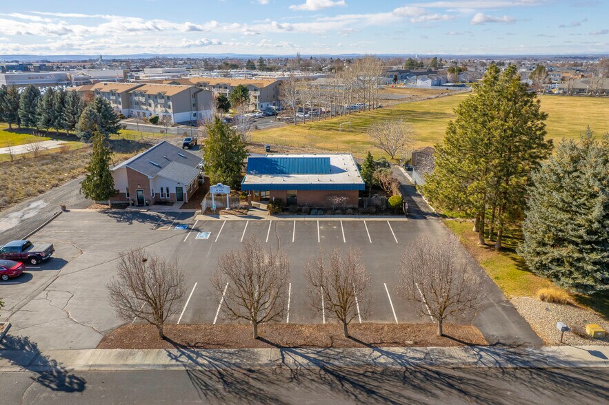 More Photos Of 1336 E Hunter Pl, Moses Lake Office For Sale