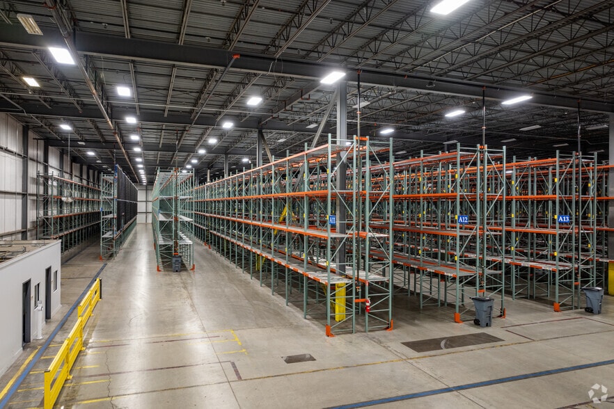 More Photos Of 4676 Erie Ave SW, Navarre Distribution For Lease