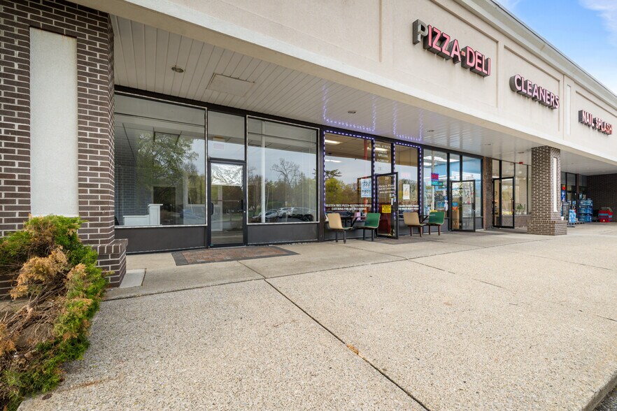 More Photos Of 20 Rt-59, Suffern Freestanding For Lease