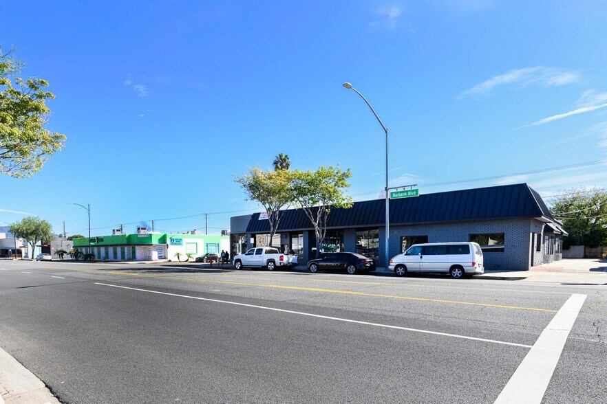 More Photos Of 4000-4004 W Burbank Blvd, Burbank Freestanding For Sale