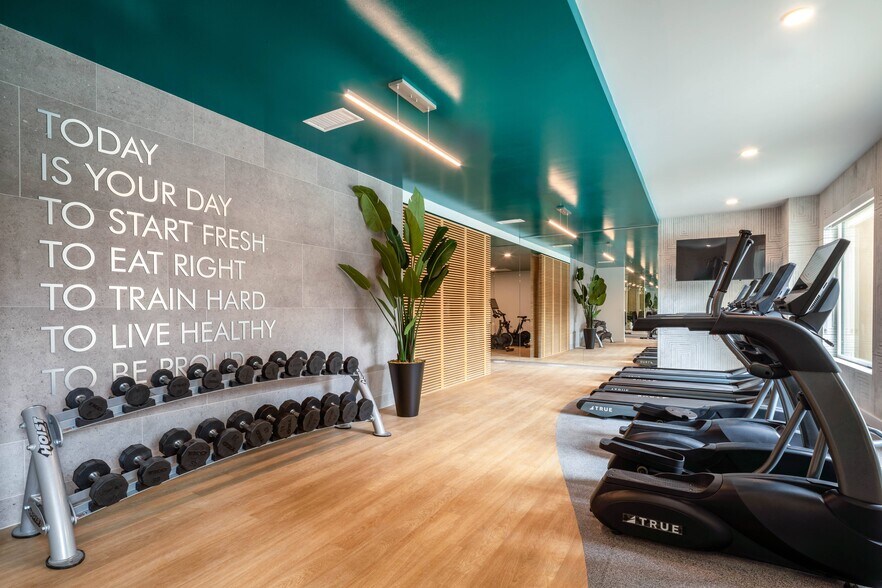 More Photos Of 10375 Washington Blvd, Culver City Apartments For Lease