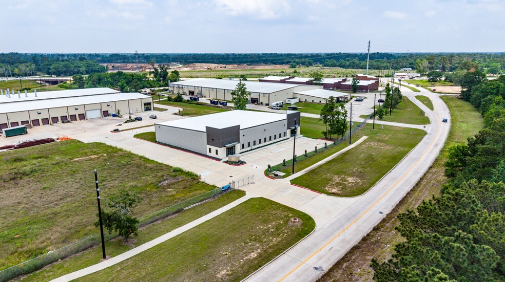 More Photos Of 4551-A E Richey Rd, Humble Warehouse For Lease