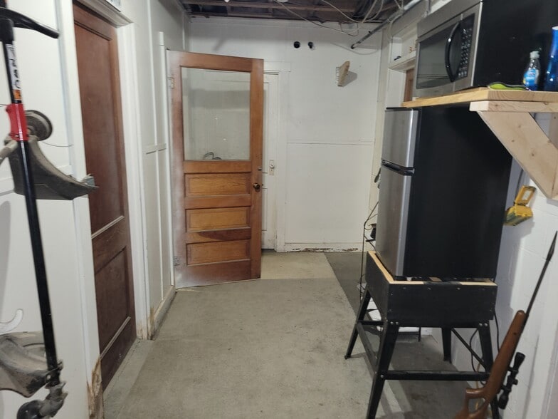 More Photos Of 755 E Hamilton Ave, Franklin Office For Sale