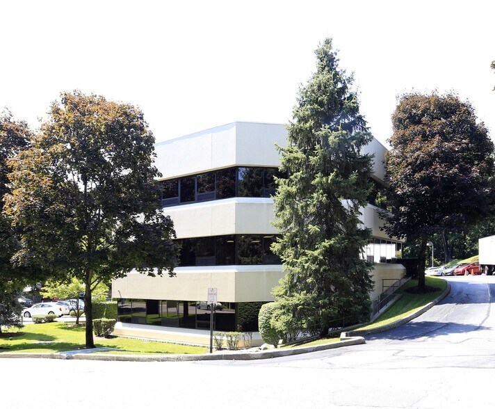 More Photos Of 500 Executive Blvd, Ossining Office For Lease