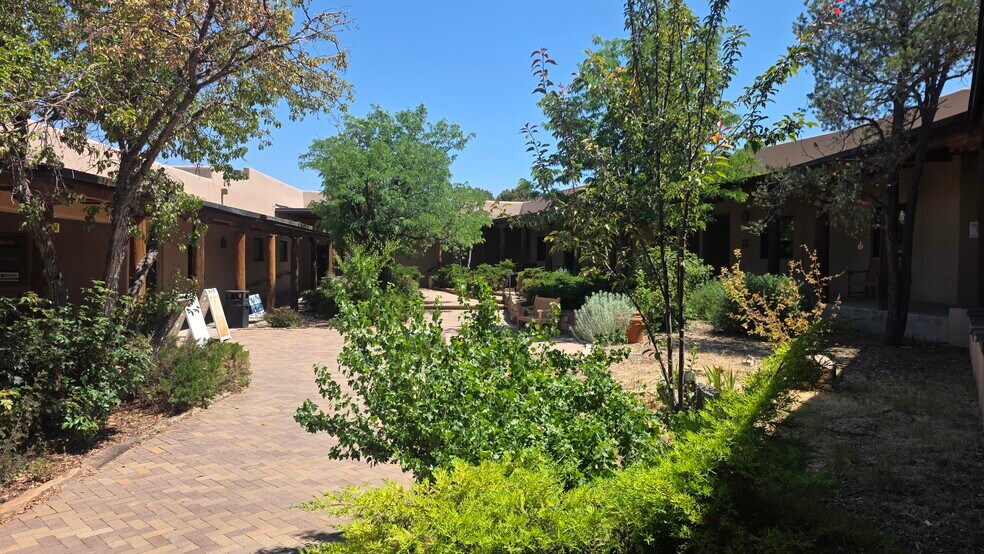 More Photos Of 1650 Hospital Dr, Santa Fe Medical For Sale