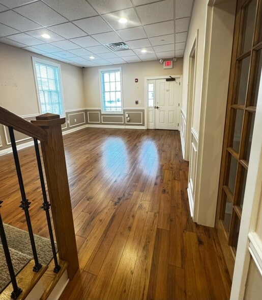 More Photos Of 42 E Main St, Freehold Medical For Lease