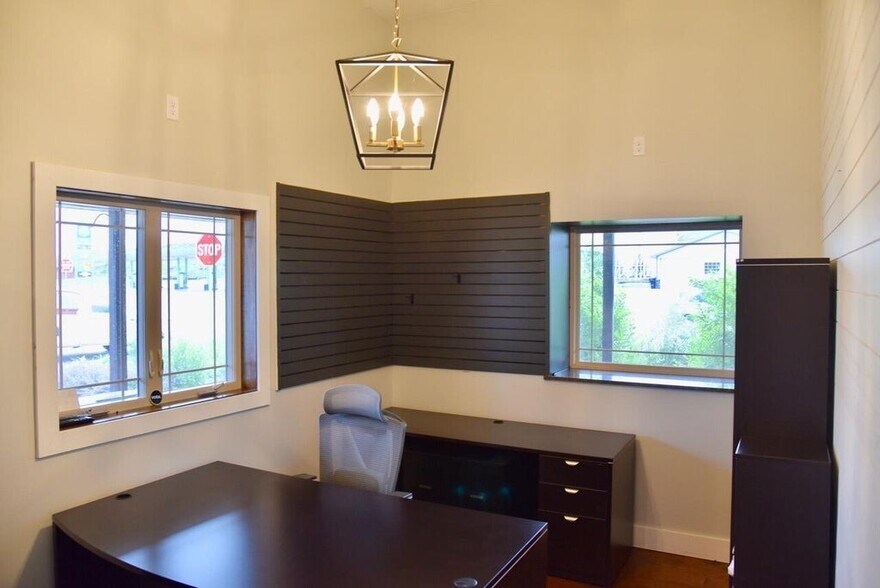 More Photos Of 102 E 6th Ave, Fort Pierre Office For Sale