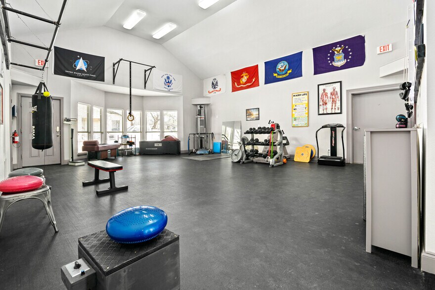 More Photos Of 363 W Main St, Lewisville Medical For Lease