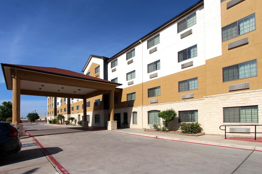 More Photos Of 4639 Rittiman Rd, San Antonio Hotel For Sale