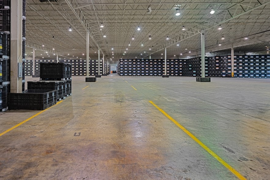 More Photos Of 1924 County Rd 3000 N, Rantoul Warehouse For Lease