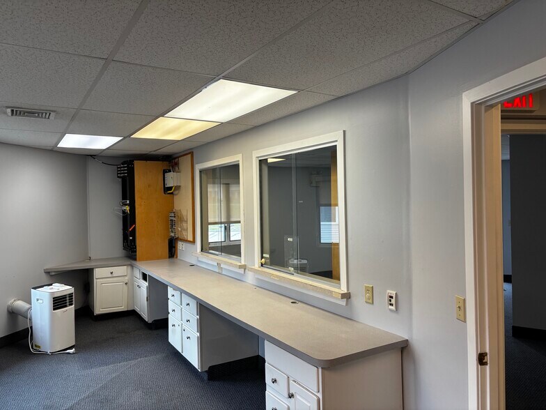 More Photos Of 82 Norwich Westerly Rd, North Stonington Medical For Sale