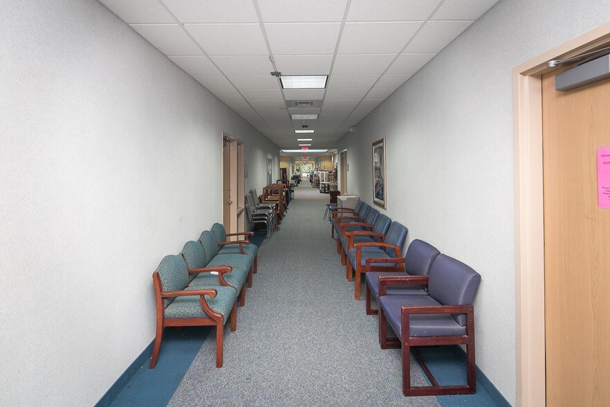 More Photos Of 705 Breedlove Dr, Monroe Medical For Lease