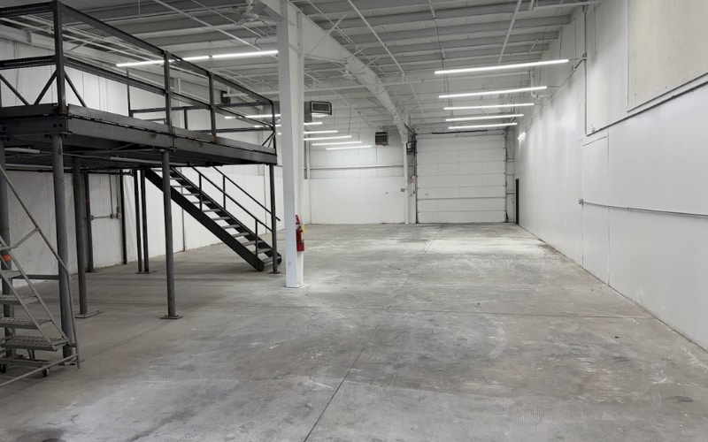 More Photos Of 1915 MacArthur Rd, Waukesha Manufacturing For Lease