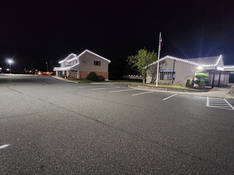 More Photos Of 31-33 US Highway 206, Augusta Medical For Lease