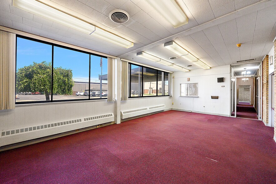 More Photos Of 16560 Industrial St, Roseville Warehouse For Sale