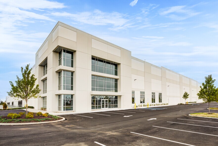 More Photos Of 601 E 10th St, Marcus Hook Distribution For Lease