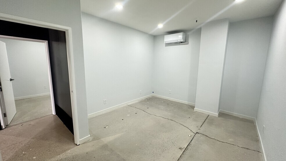 More Photos Of 3251 N Ad Art Rd, Stockton Warehouse For Lease
