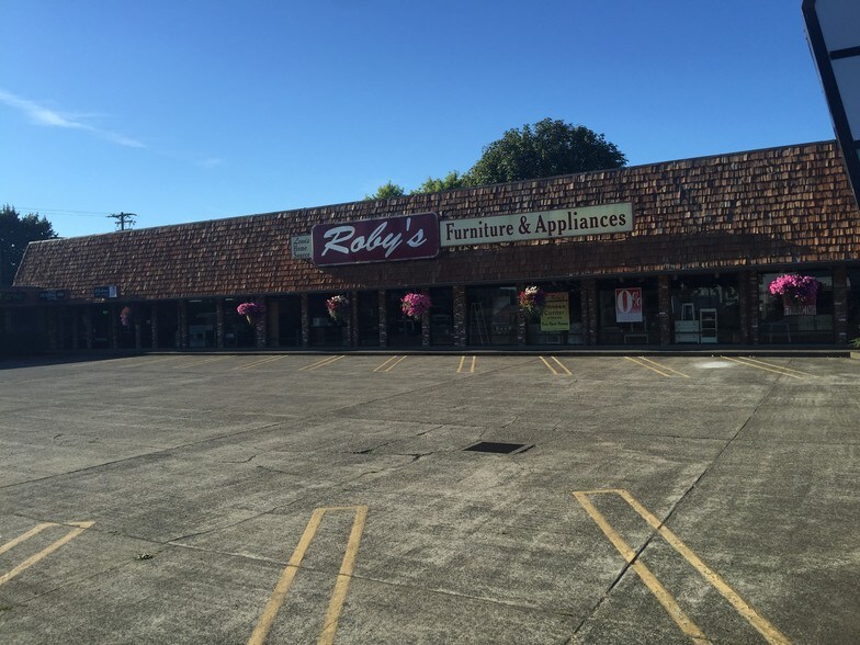 More Photos Of 1126-1150 Main Ave, Tillamook Storefront For Lease