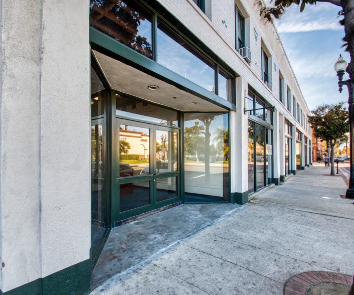 More Photos Of 400 E 4th St, Santa Ana General Retail For Lease