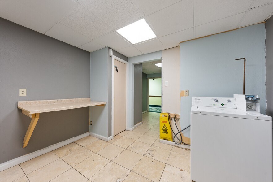 More Photos Of 1530 Cleveland Rd, Sandusky Hotel For Sale