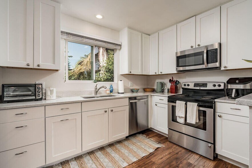 More Photos Of 440 Corona Del Mar, Santa Barbara Apartments For Sale