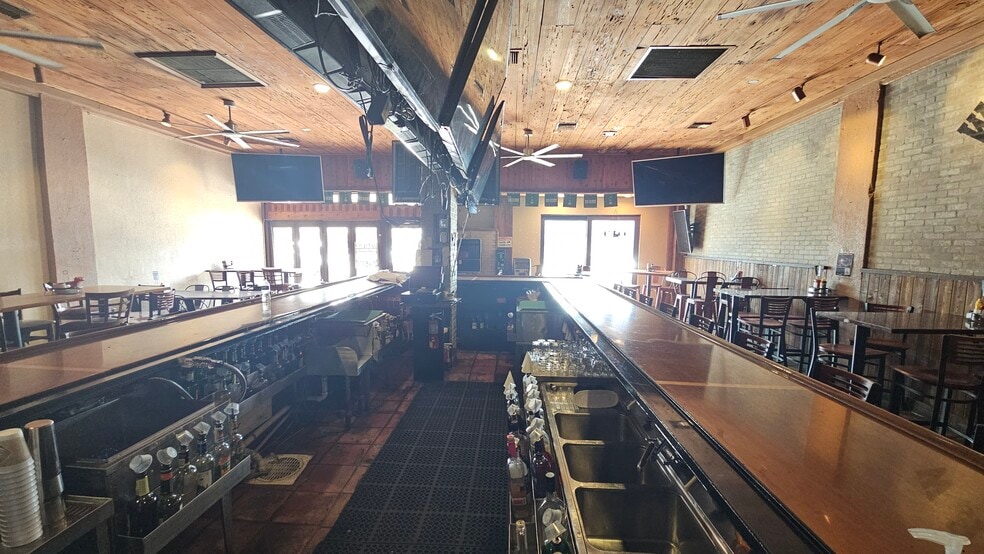 More Photos Of 614 Lake Ave, Lake Worth Restaurant For Sale