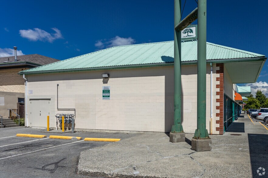 More Photos Of 15988 Fraser Hwy, Surrey Storefront For Lease