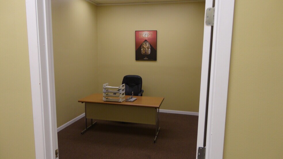 More Photos Of 8935 Baker St, Santa Fe Self Storage For Sale