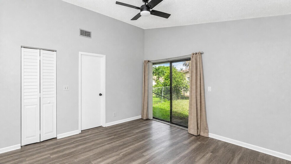 More Photos Of 11281 NW 39th St, Coral Springs Multifamily For Sale