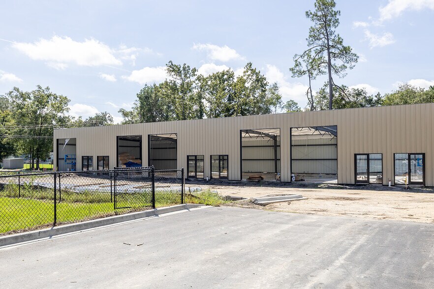 More Photos Of 4586 Sunbeam Rd, Jacksonville Flex For Lease