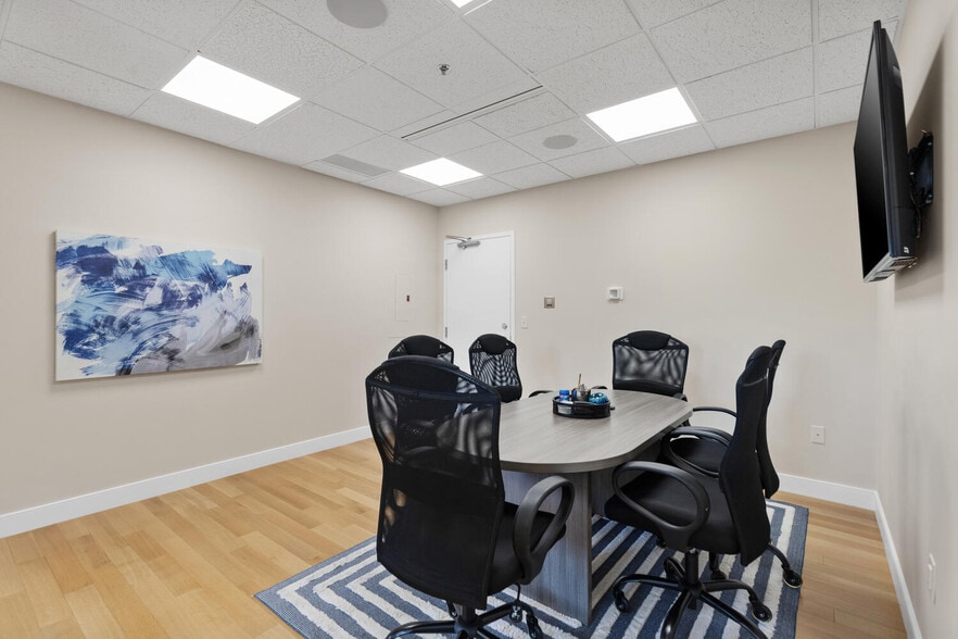 More Photos Of 63 Shore Rd, Winchester Medical For Sale